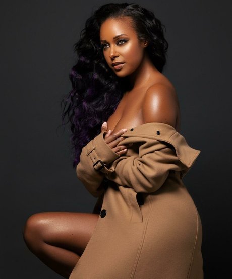 Brandi Rhodes xxx model picture