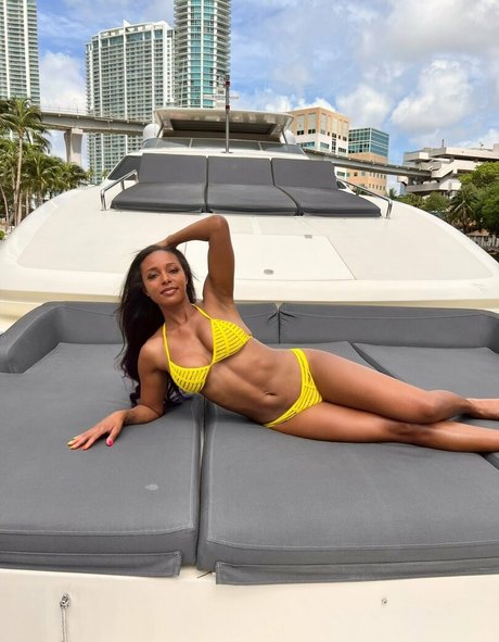 Brandi Rhodes adult actress image