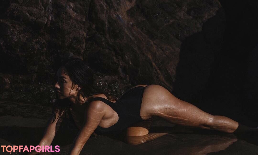 juliamisaki sex model pic