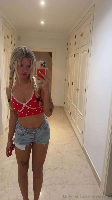 Evierayy pornstar hd galleries