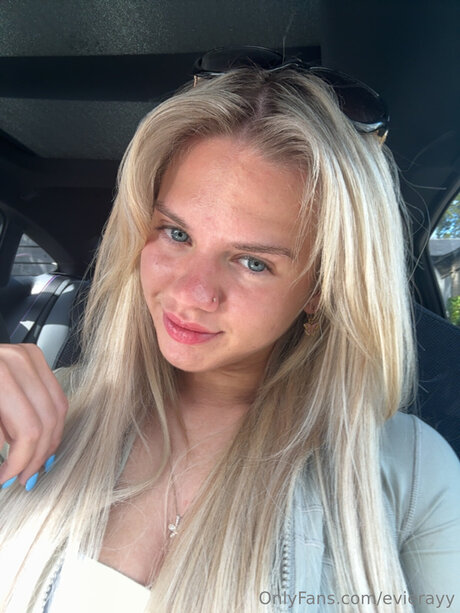 Evierayy actress image