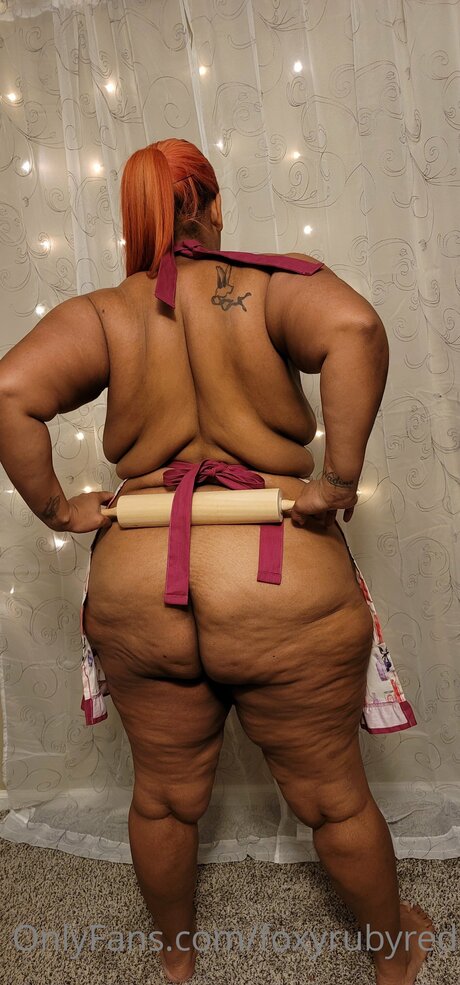 Foxyrubyred model art pictures