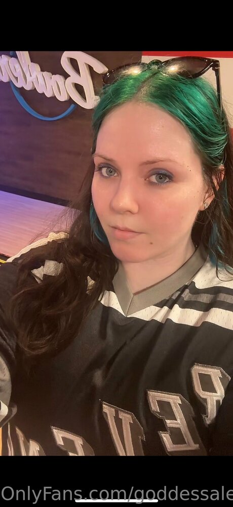 Goddessalexarayne profile image