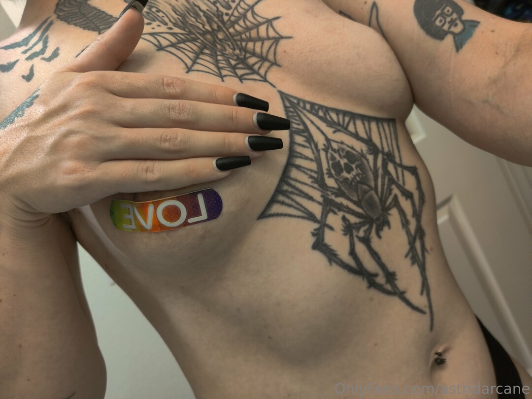 Astridarcane model pornographic photos