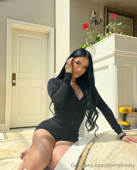 Itsmetrinity xxx model archive