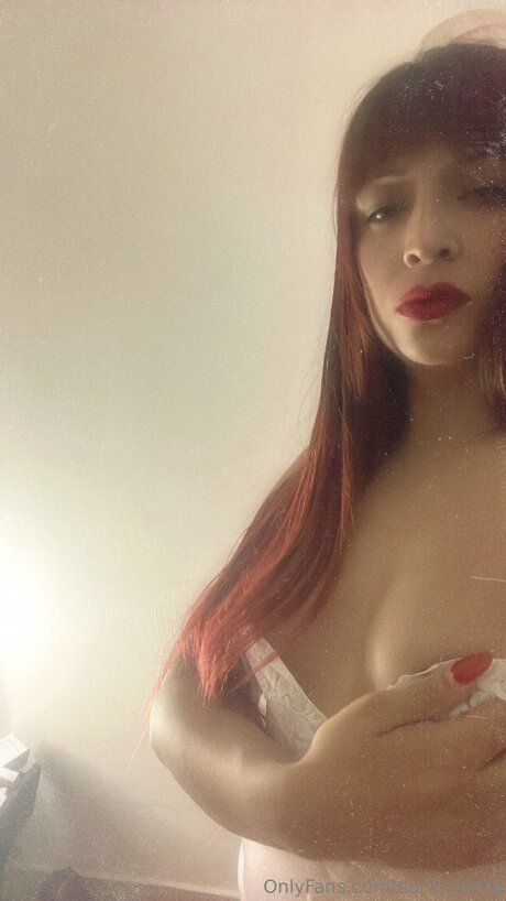 Daniiciienta star hot img