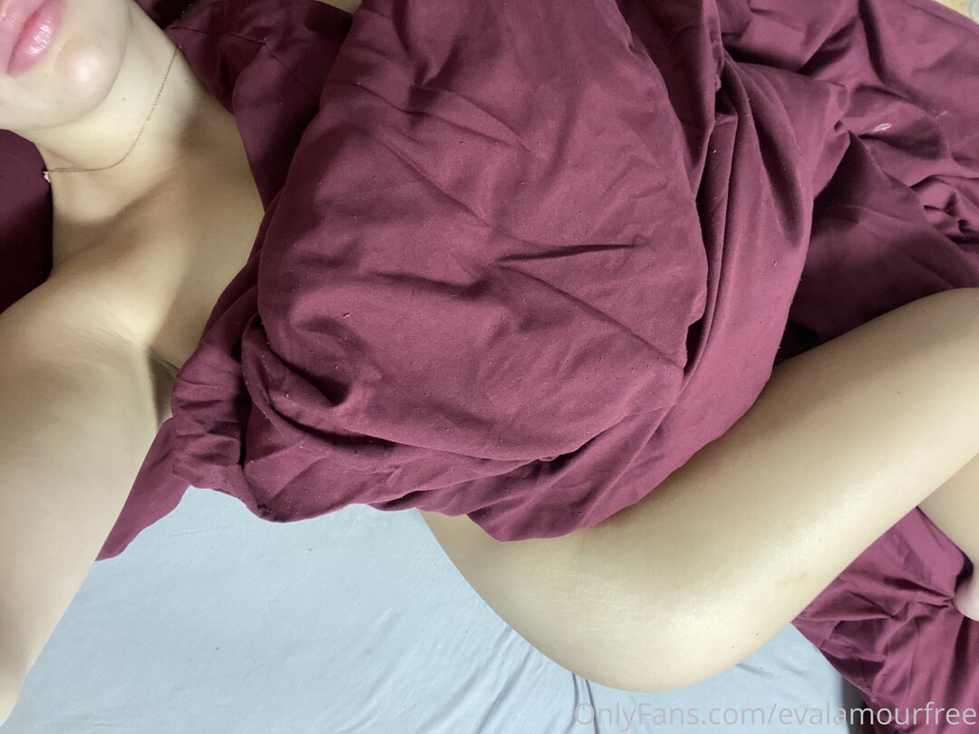 Evalamourfree naked model pictures