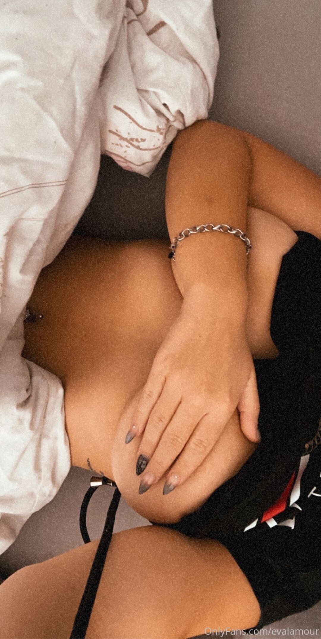 Evalamourfree sexy model pic