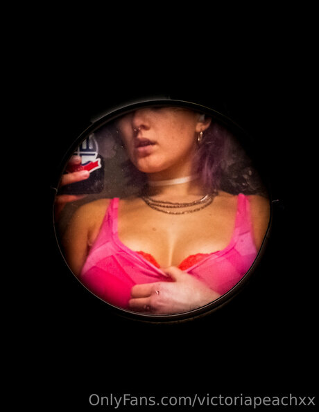Victoriapeachxx model xxx pictures