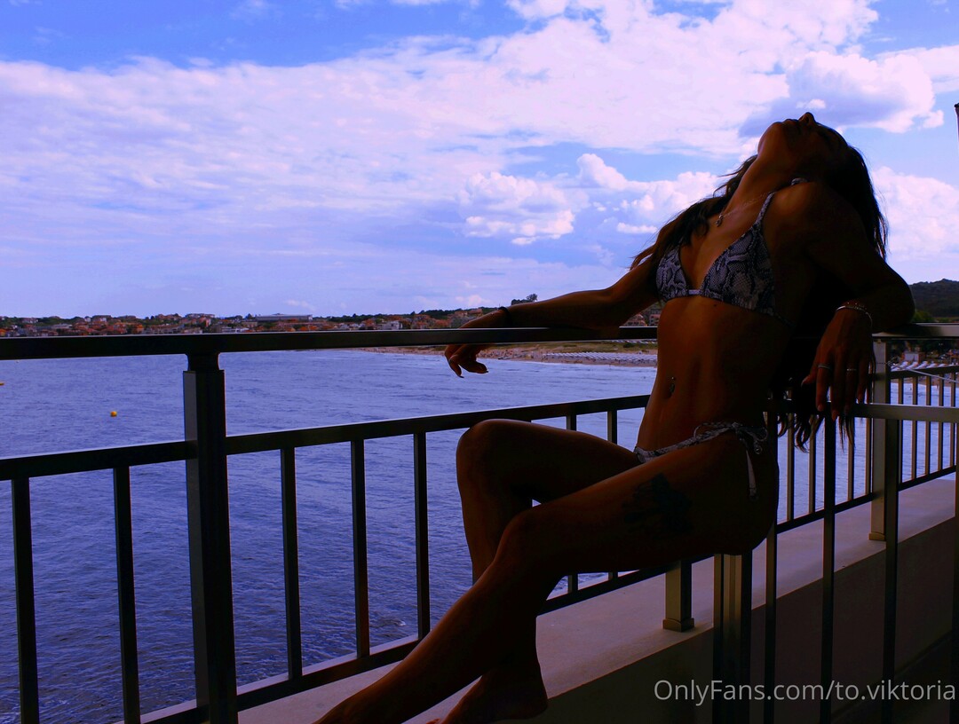 To Viktoria star top archive