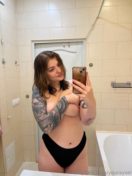 Youraysel pornstar sex pics