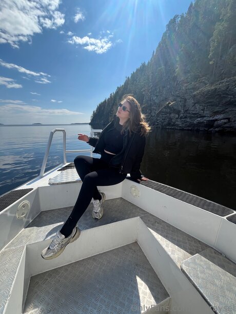 Youraysel high quality model photo