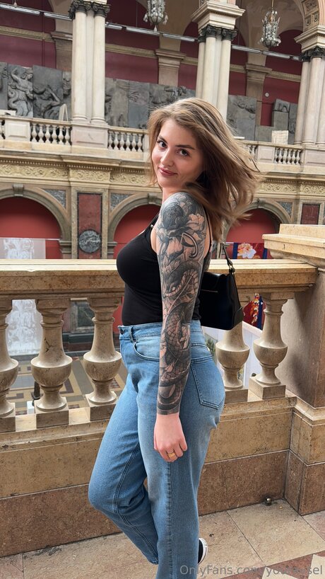 Youraysel perfect pornstar picture