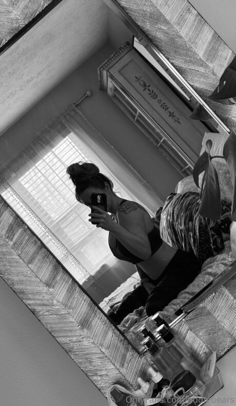 Addiebears naked model image