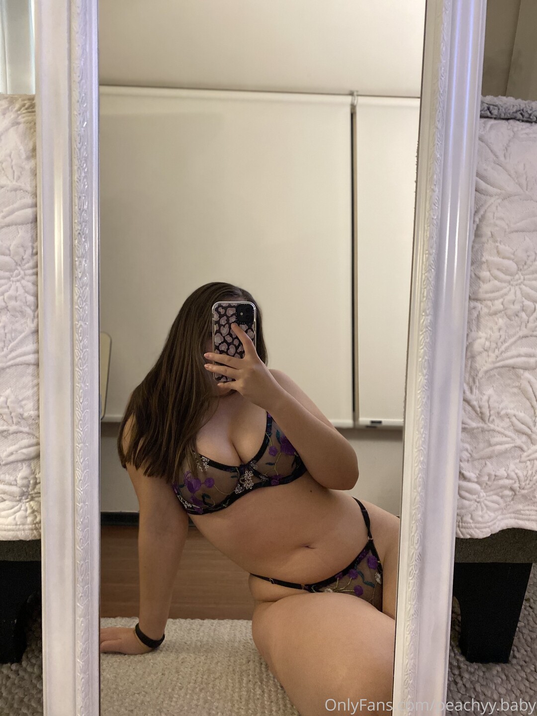 Peachyy Baby erotic model img