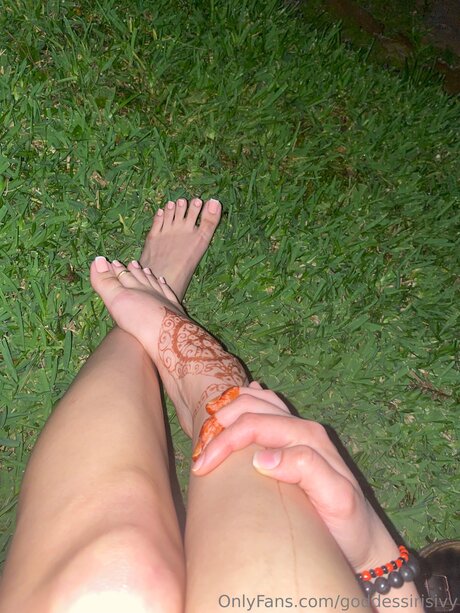 Goddessirisivy naked model pics