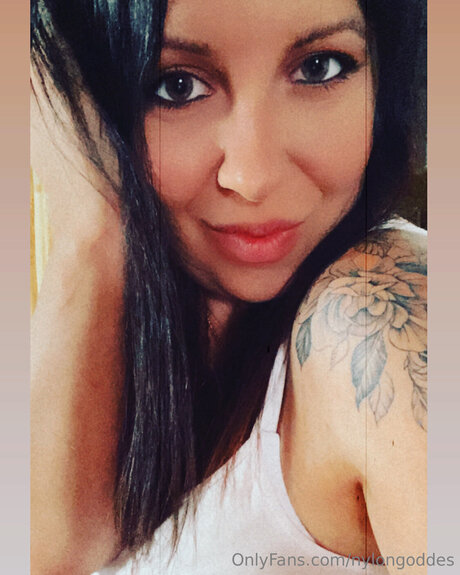 Nylongoddes hot model archive