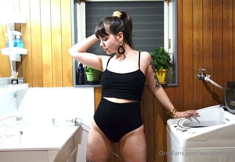 Ancapwrfree model hd pics