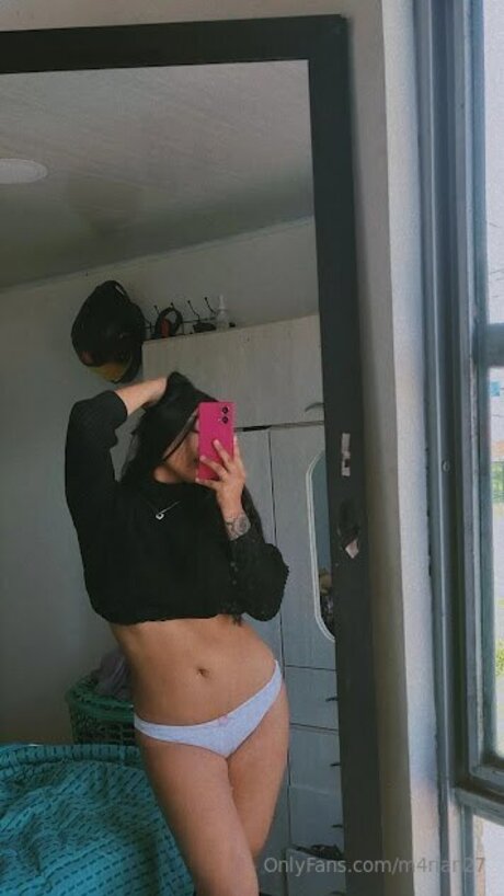 M4rian27 pornstar top pictures