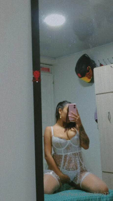 M4rian27 pornstar sexy pics