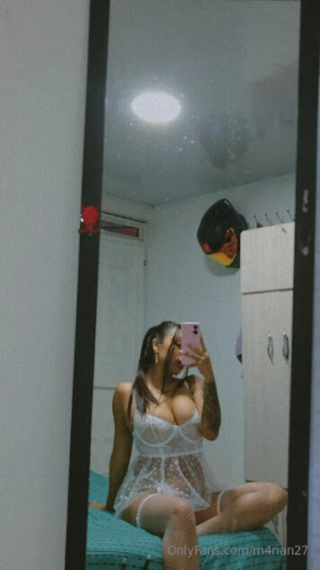 M4rian27 top model image