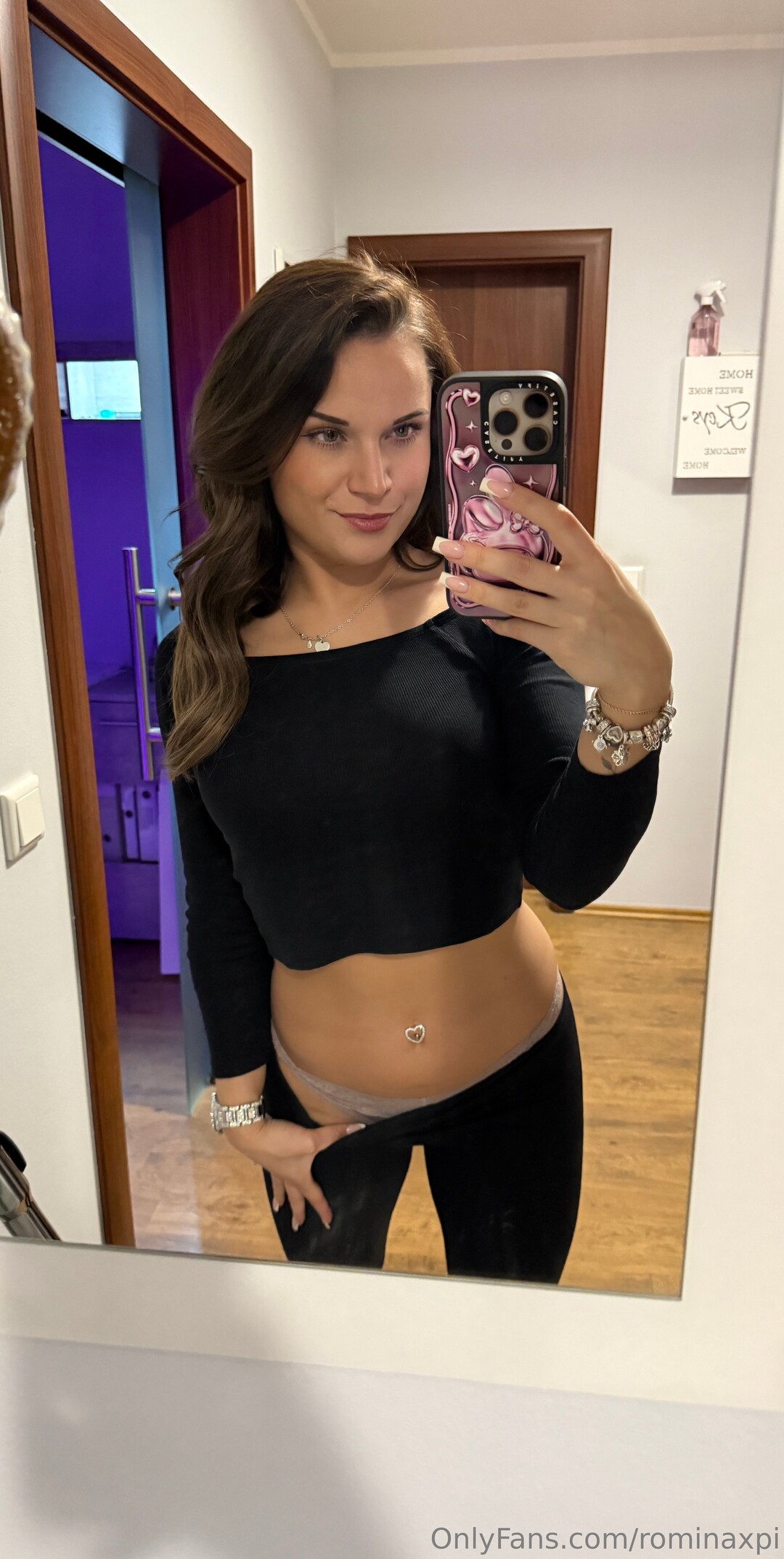 Rominaxpi model nude img