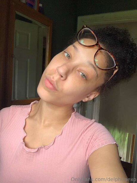 Delphiraexo pornstar naked gallery