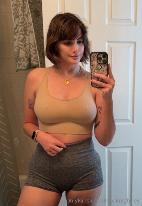 Lexx Knightley model top images