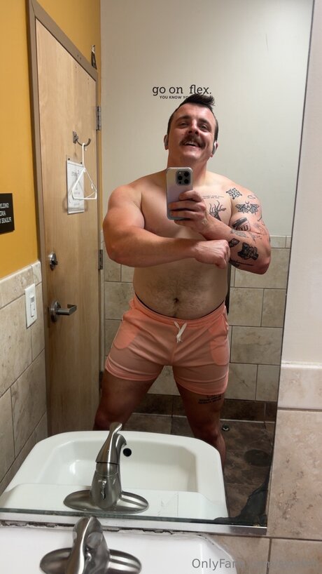 Swoleli model nice gallery