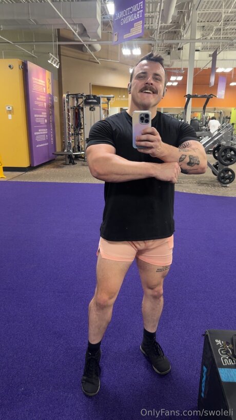 Swoleli naked star pic