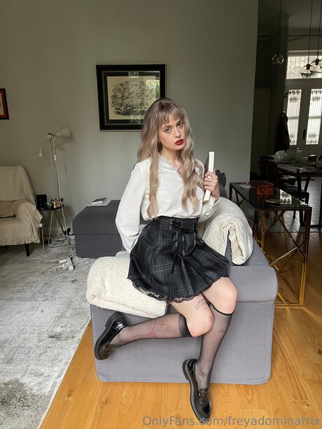 Freyadominatrix top profile image