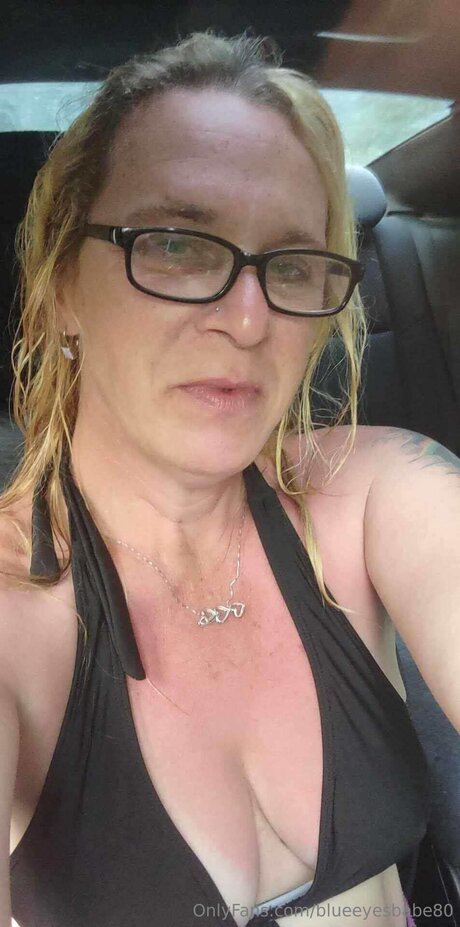 Blueeyesbabe80 star exclusive pics