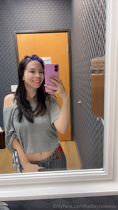 Harleyissleepy free actress archive