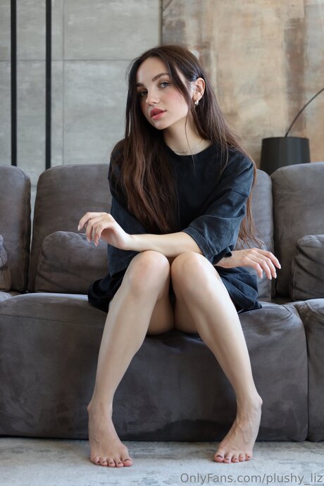 Plushy Liz adult model pictures