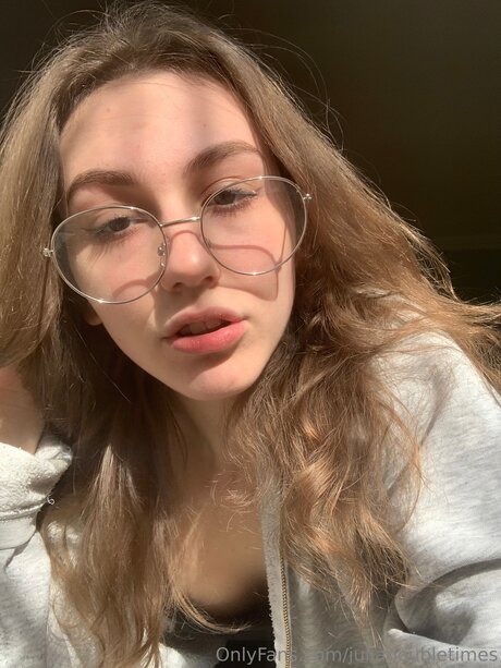 Juliadoubletimes erotic actress images