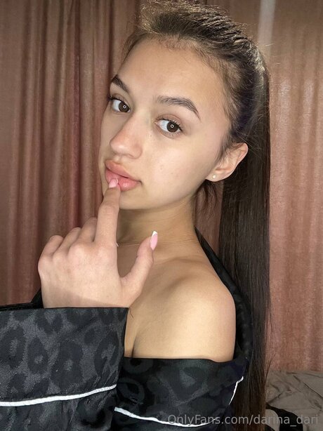 Darina Dari high quality model picture