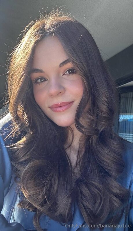 Bananaju1ce nudes pornstar img