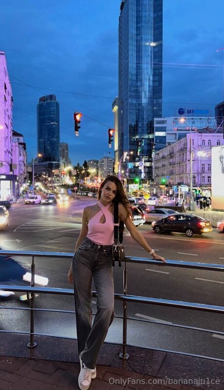 Bananaju1ce erotic pornstar galleries
