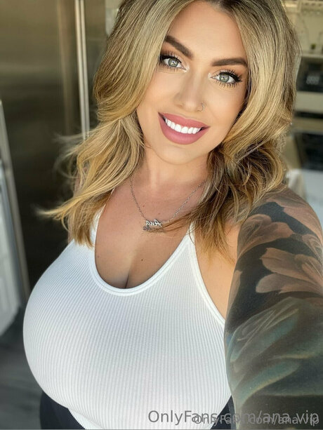 Ana Vip pornstar nice gallery