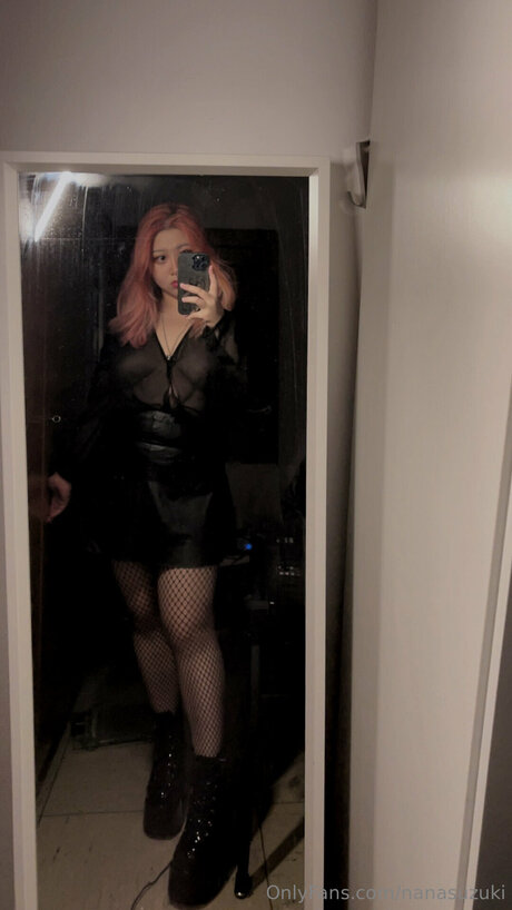 Nanasuzuki pornstar naked img