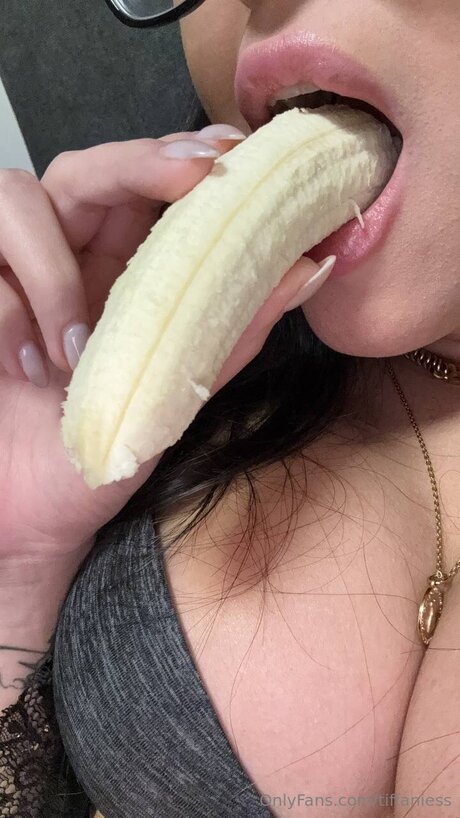 Tiffaniess high quality actress photo