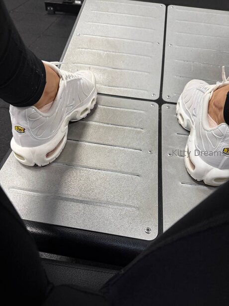 Kitty Dreams Vip model sexy image