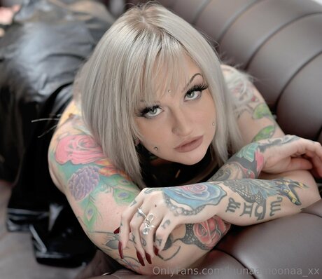 Luunaamoonaa Xx adult model image