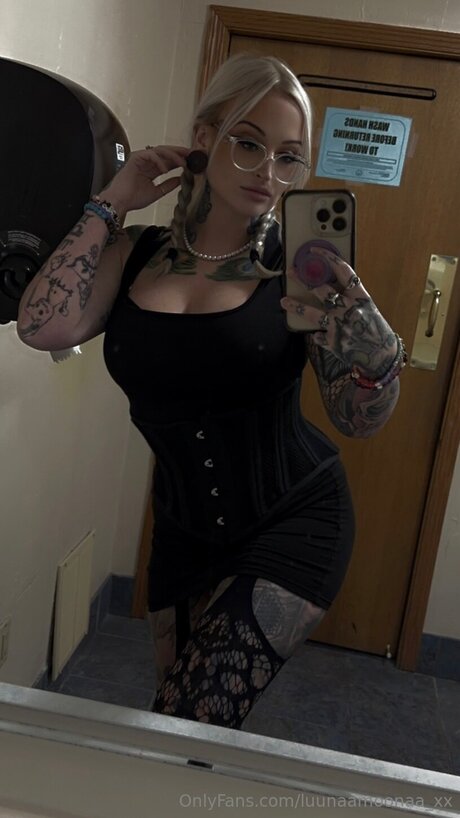 Luunaamoonaa Xx nice model picture