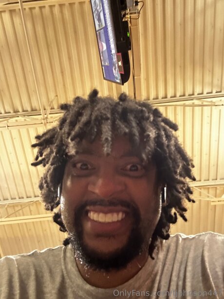 Tjohnson447 model erotic photo