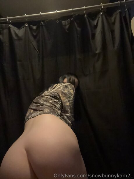 Snowbunnykam21 model pretty picture