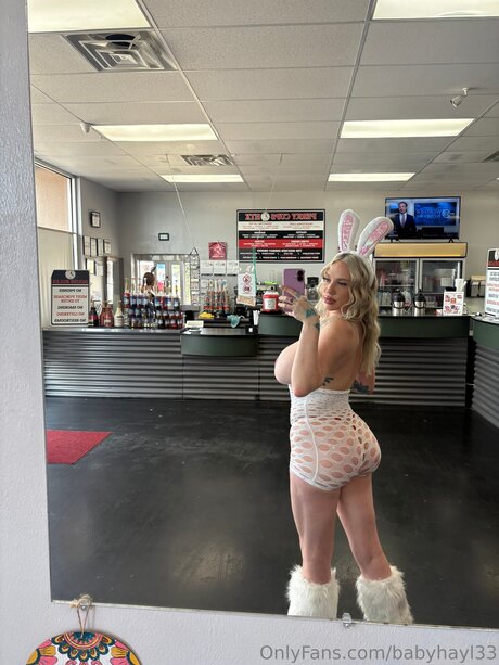 Babyhayl33 star erotic pic