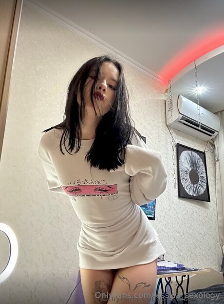 Jessica Sexology adult model pic