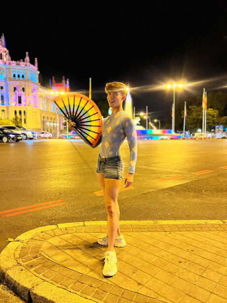 Andrewtwinky free actress picture