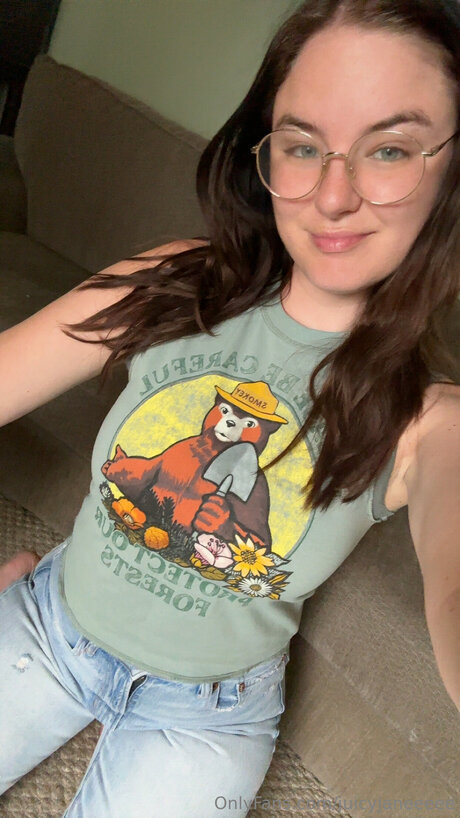 Juicyjaneeeee star erotic pic